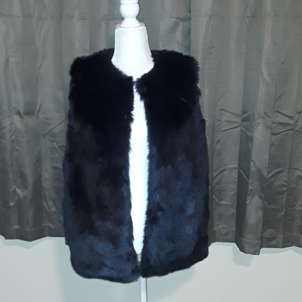 Comfy and cute Navy Blue A New Day faux fur vest